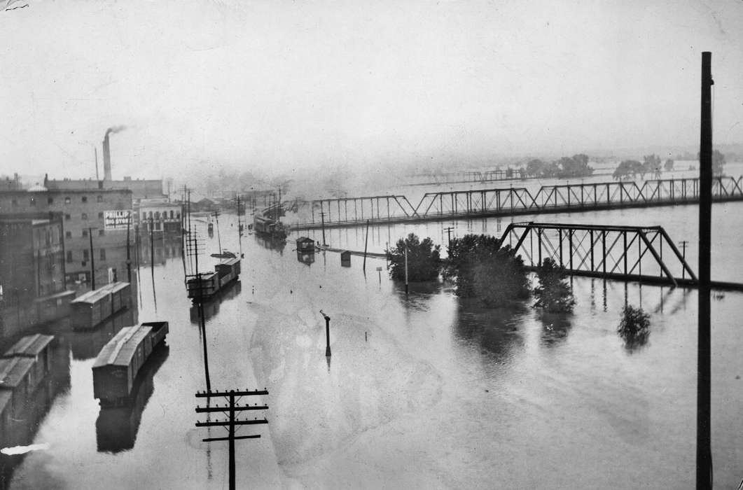 Iowa, Ottumwa, IA, train bridge, Floods, history of Iowa, Lemberger, LeAnn, Iowa History