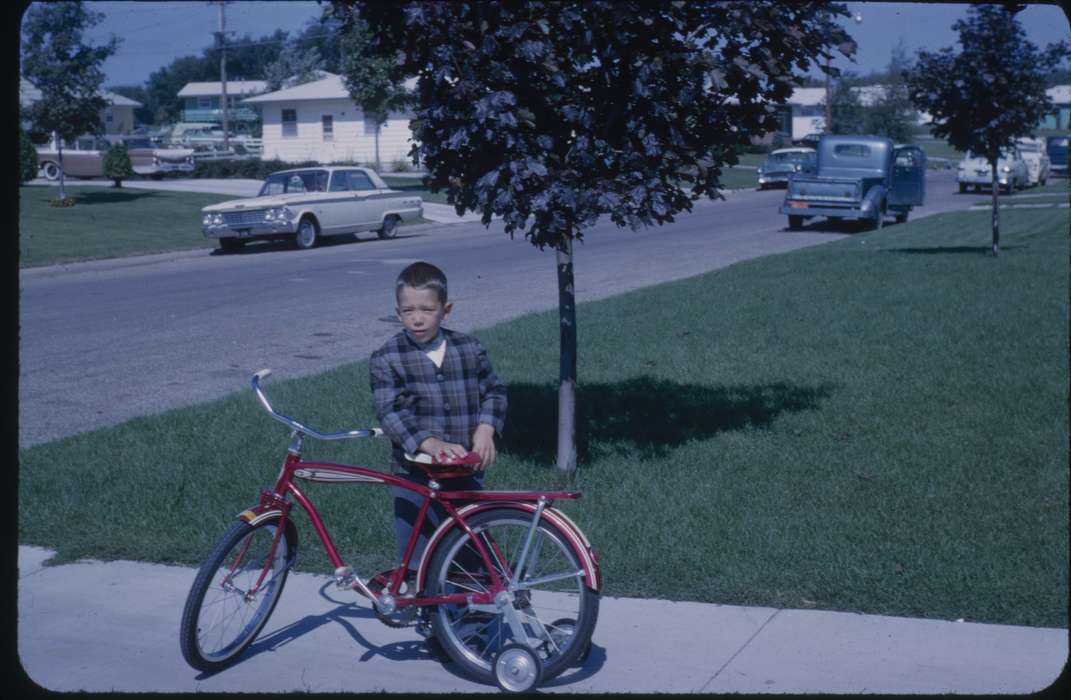 history of Iowa, Iowa History, bicycle, sidewalk, Waverly, IA, Iowa, Children, Cities and Towns, Coonradt, Dee, bike