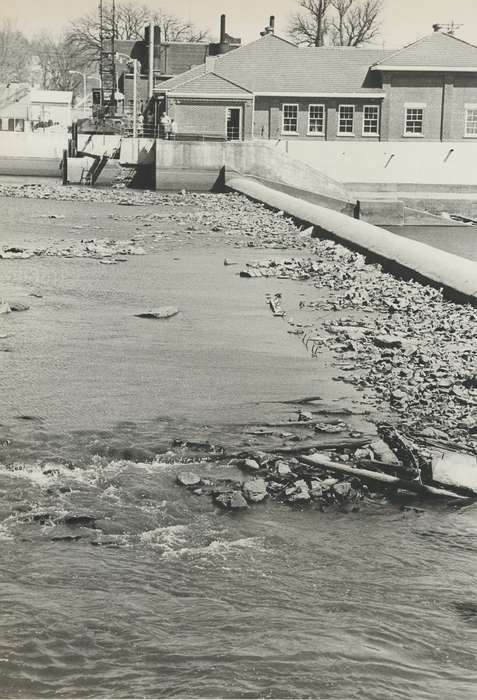 history of Iowa, Iowa History, Lakes, Rivers, and Streams, Waverly, IA, cedar river, debris, river, Iowa, Waverly Public Library, dam