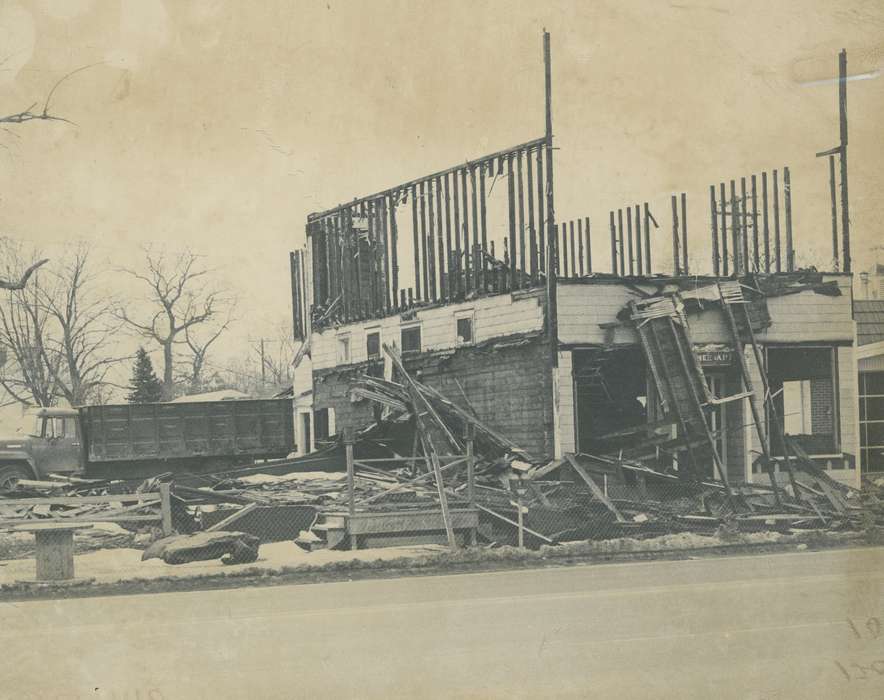 history of Iowa, window, Waverly Public Library, Waverly, IA, Iowa, Motorized Vehicles, fence, destruction, building, Iowa History, correct date needed, Cities and Towns, truck, Wrecks