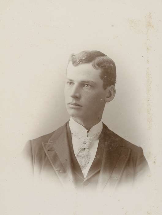 vest, history of Iowa, Iowa History, tie, man, cabinet photo, Iowa, Olsson, Ann and Jons, Davenport, IA, Portraits - Individual