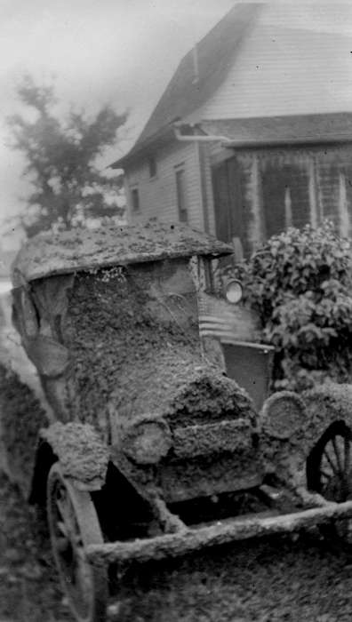 mud, Iowa History, Ottumwa, IA, history of Iowa, Motorized Vehicles, car, Iowa, Lemberger, LeAnn
