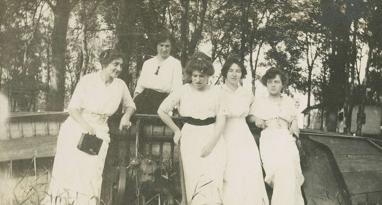 Portraits - Group, IA, Iowa, friend, Leisure, boat, LeQuatte, Sue, history of Iowa, Iowa History