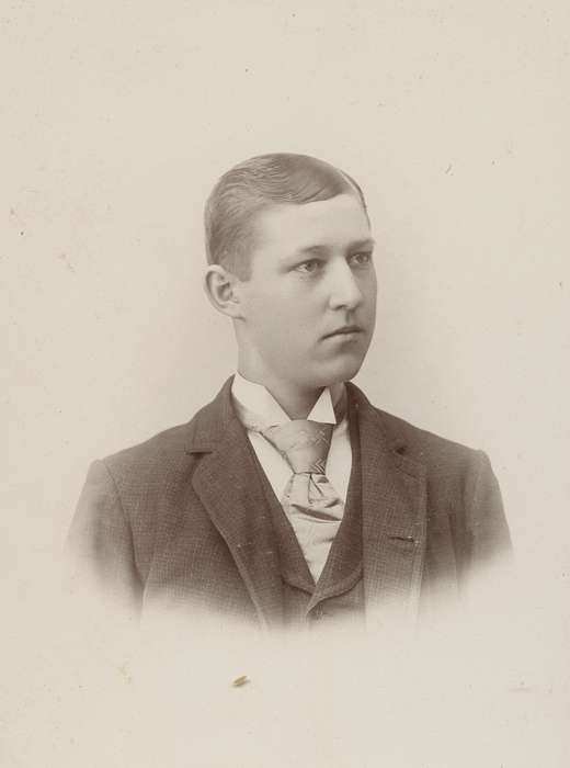 vest, history of Iowa, Iowa History, tie, wing tip collar, man, cabinet photo, Iowa, Olsson, Ann and Jons, Davenport, IA, Portraits - Individual