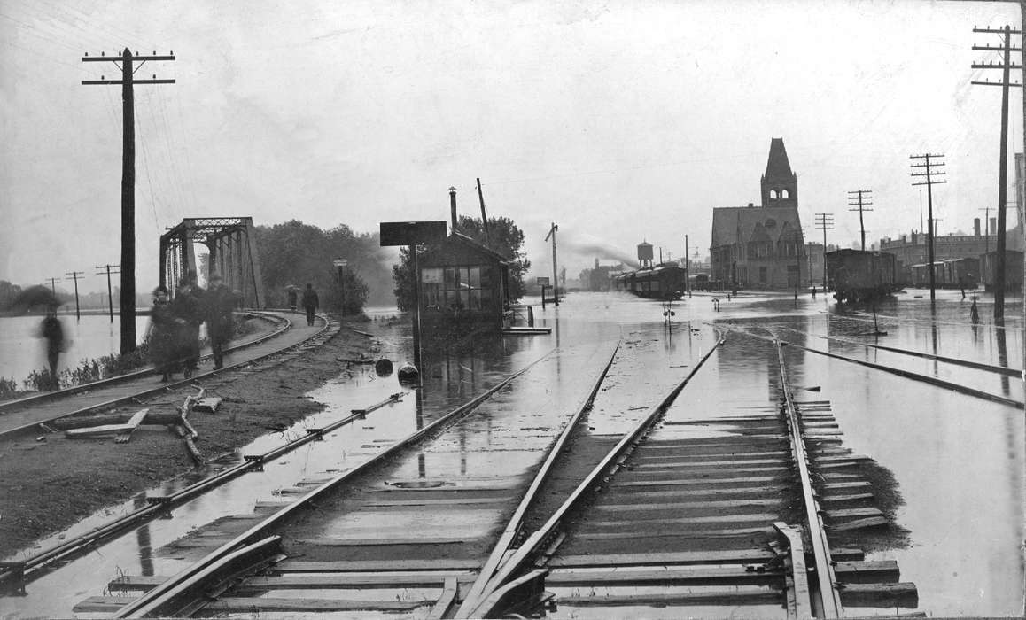 Ottumwa, IA, Floods, train tracks, Lemberger, LeAnn, history of Iowa, train, Iowa, Iowa History