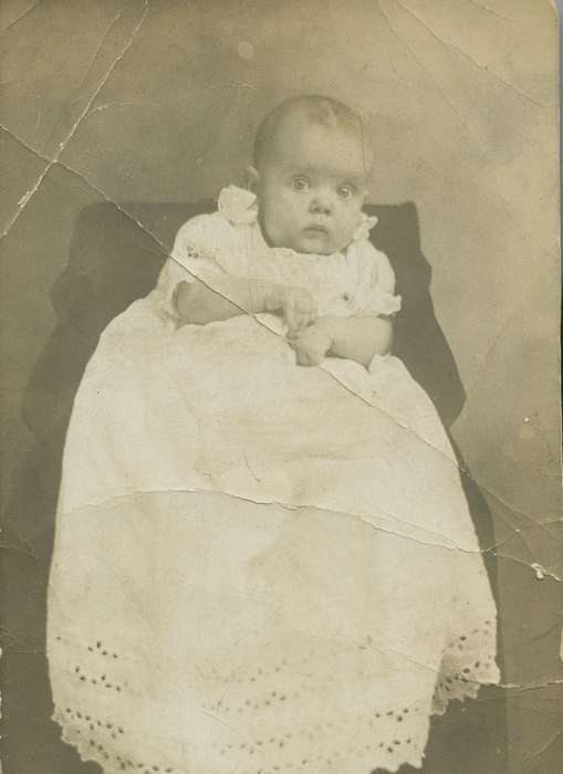 baby, Henderson, Dan, history of Iowa, Iowa, Logan, IA, Portraits - Individual, Children, Iowa History