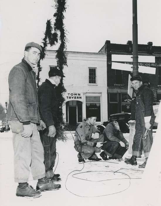 Portraits - Group, Waverly Public Library, history of Iowa, Iowa History, Winter, wire, outfit, Waverly, IA, people, Iowa, correct date needed, snow, hat