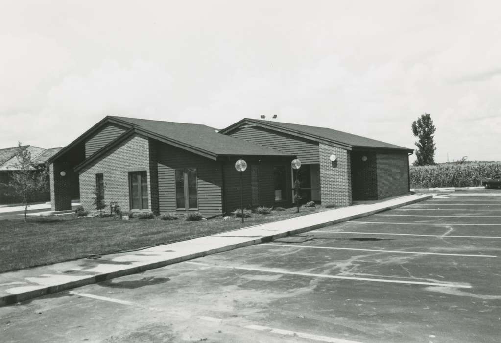 history of Iowa, Iowa History, building exterior, Businesses and Factories, parking lot, Iowa, Waverly Public Library, bank