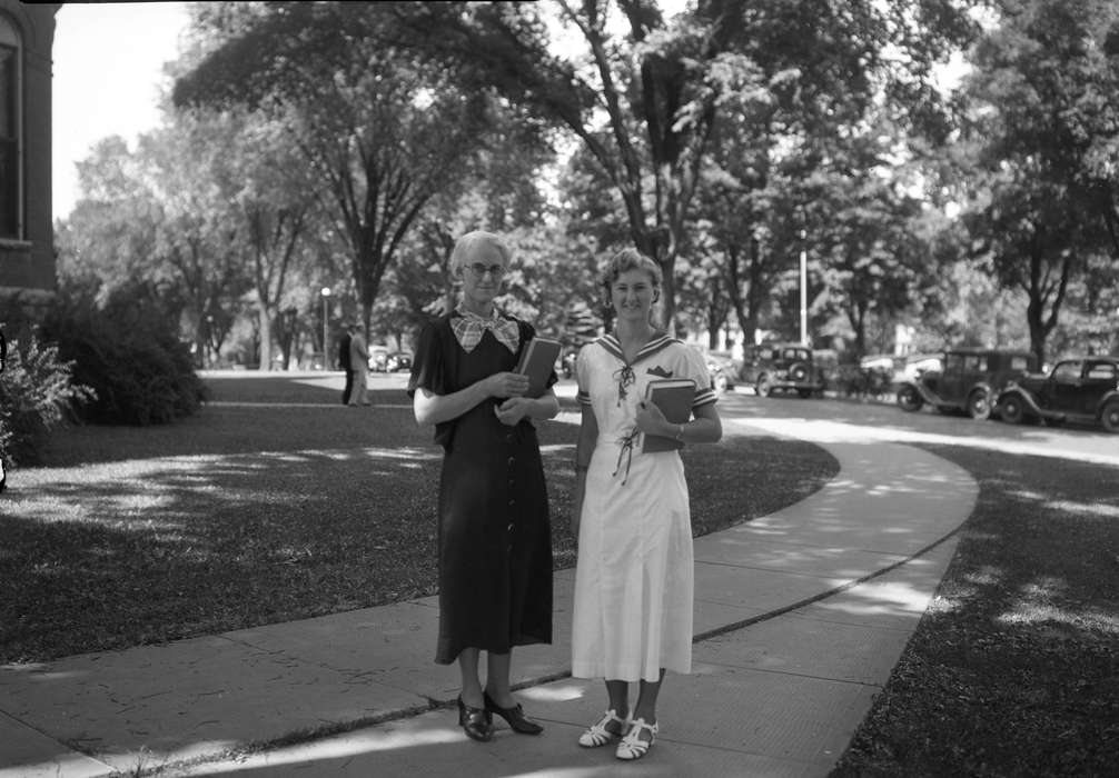 Portraits - Group, daughter, Cedar Falls, IA, history of Iowa, Iowa History, uni, mother, iowa state teachers college, UNI Special Collections & University Archives, Iowa, Schools and Education, university of northern iowa