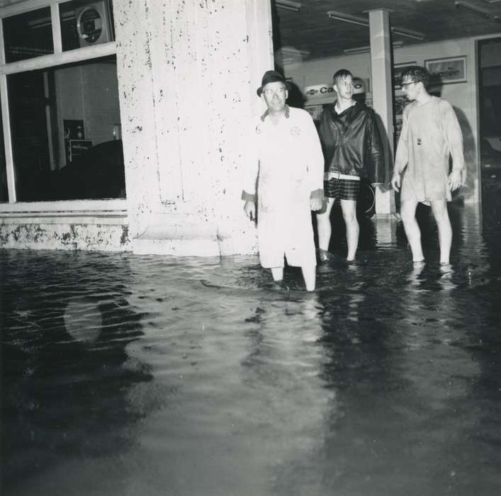 summer, history of Iowa, hat, Businesses and Factories, Waverly, IA, Waverly Public Library, Iowa, Iowa History, Floods, glasses