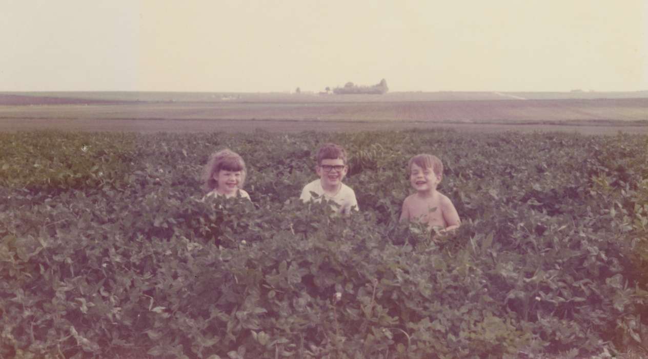 Portraits - Group, Children, Iowa History, Iowa, field, Lourdes, IA, Nibaur, Peggy, soybean, Farms, Leisure, history of Iowa