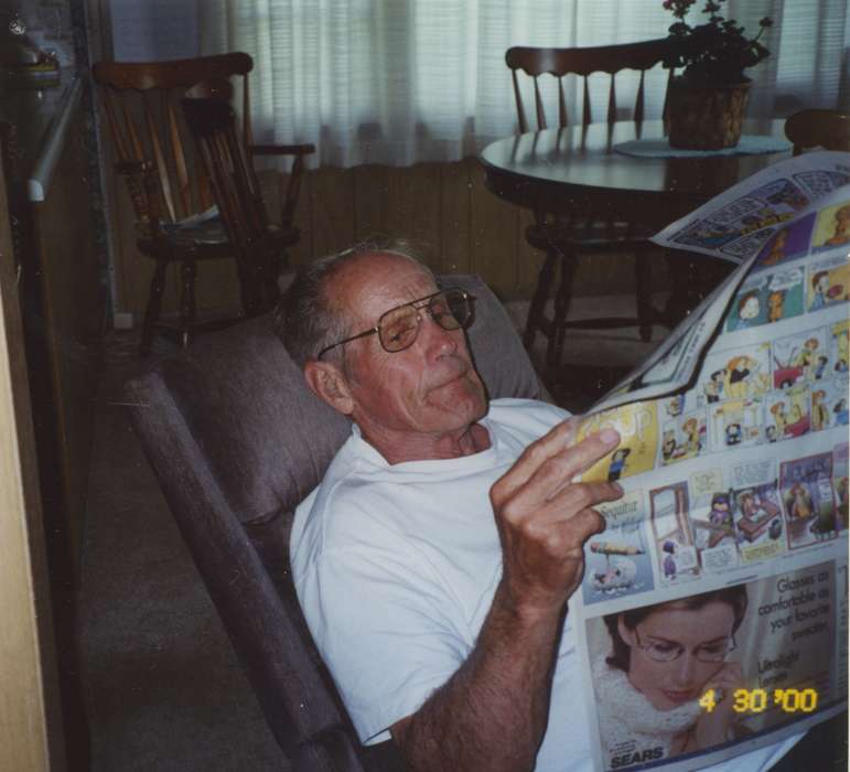 Leisure, history of Iowa, Iowa History, newspaper, dining room, Stater, Connie, Iowa, living room, Homes, comics, Centerville, IA