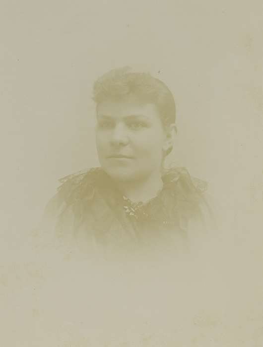 brooch, frizzy bangs, history of Iowa, Rhodes, IA, Iowa History, woman, lace collar, cabinet photo, Iowa, Olsson, Ann and Jons, Portraits - Individual