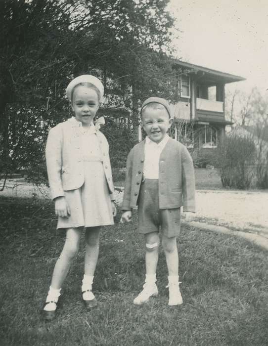 bow, history of Iowa, coat, hat, McMurray, Doug, yard, Iowa, house, Children, Webster City, IA, Iowa History, driveway, Portraits - Group