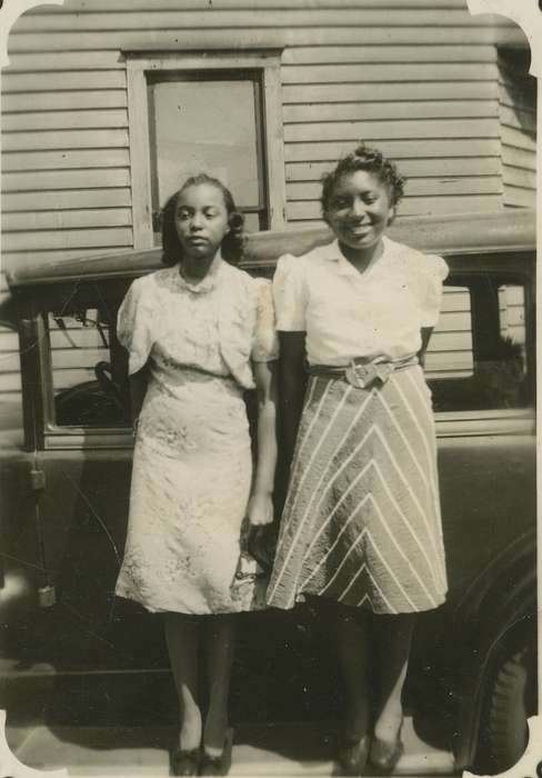 Portraits - Group, Pearson, Mike, african american, Waterloo, IA, Iowa History, car, People of Color, history of Iowa, smile, Iowa, friends