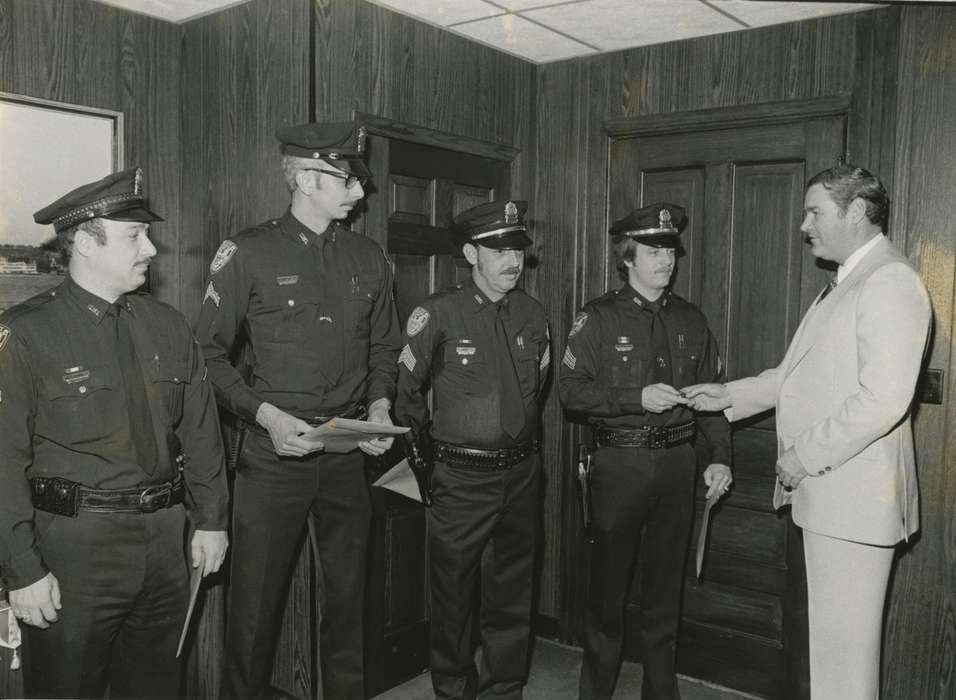 police, uniform, Davenport, IA, history of Iowa, Morrissey, Jeff, Iowa, Labor and Occupations, Iowa History, Portraits - Group