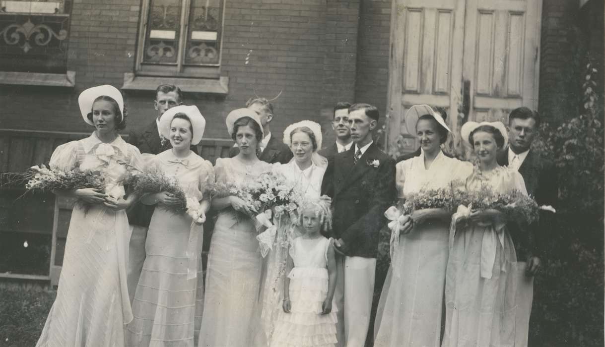 Portraits - Group, flower girl, Weddings, USA, Iowa, McMurray, Doug, history of Iowa, groomsmen, bridesmaids, Iowa History