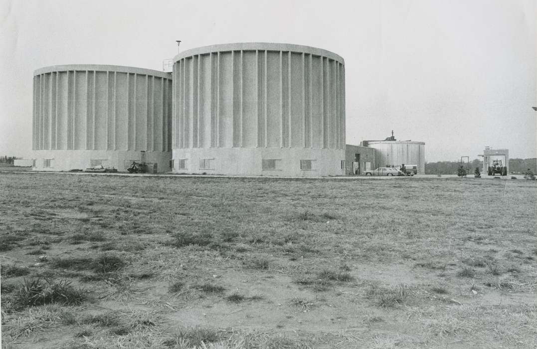 history of Iowa, Businesses and Factories, Waverly, IA, Waverly Public Library, Iowa, car, Motorized Vehicles, grass, building, Iowa History, dirt