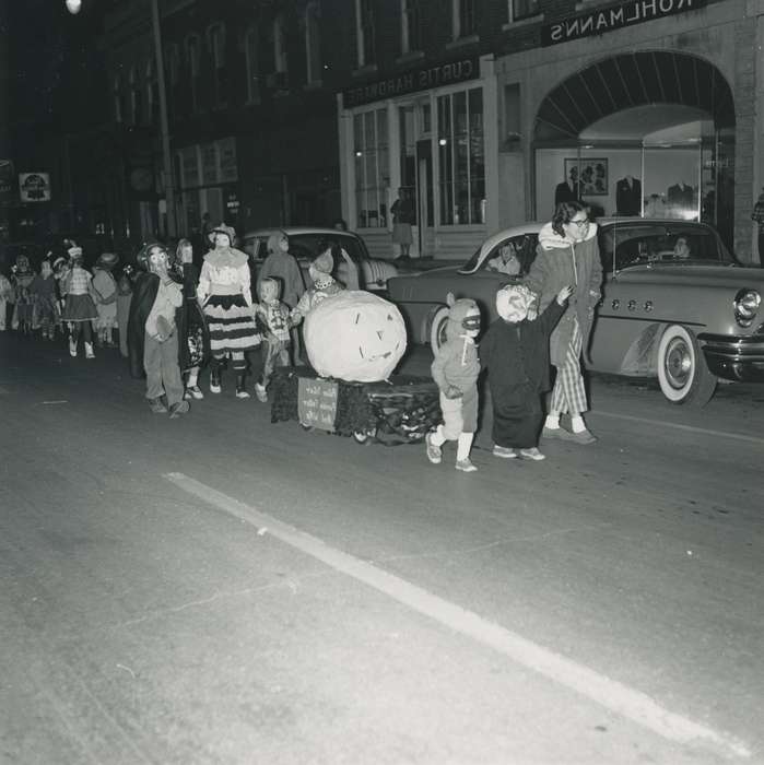 halloween, children, costumes, Holidays, Iowa History, Waverly Public Library, Iowa, history of Iowa, parade, IA