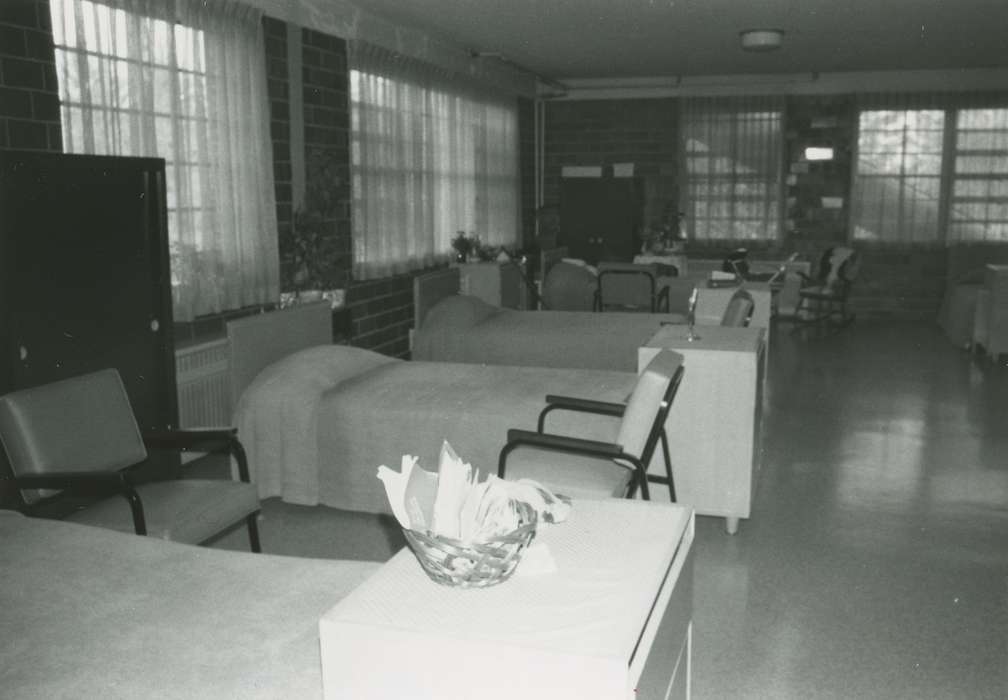 history of Iowa, bedroom, Iowa History, bed, table and chairs, Iowa, Homes, Waverly Public Library, group home