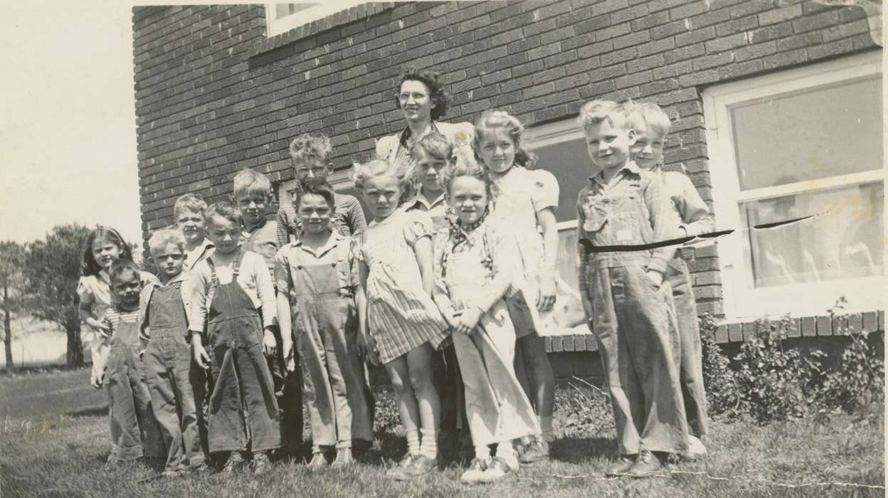 Portraits - Group, Bradgate, IA, Iowa History, Iowa, Schools and Education, school, teacher, Saathoff, Drucinda, Children, history of Iowa