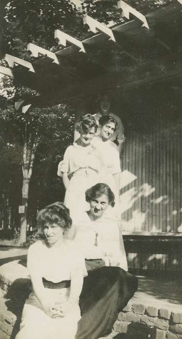 Portraits - Group, history of Iowa, Iowa History, IA, Iowa, LeQuatte, Sue, Leisure, friend