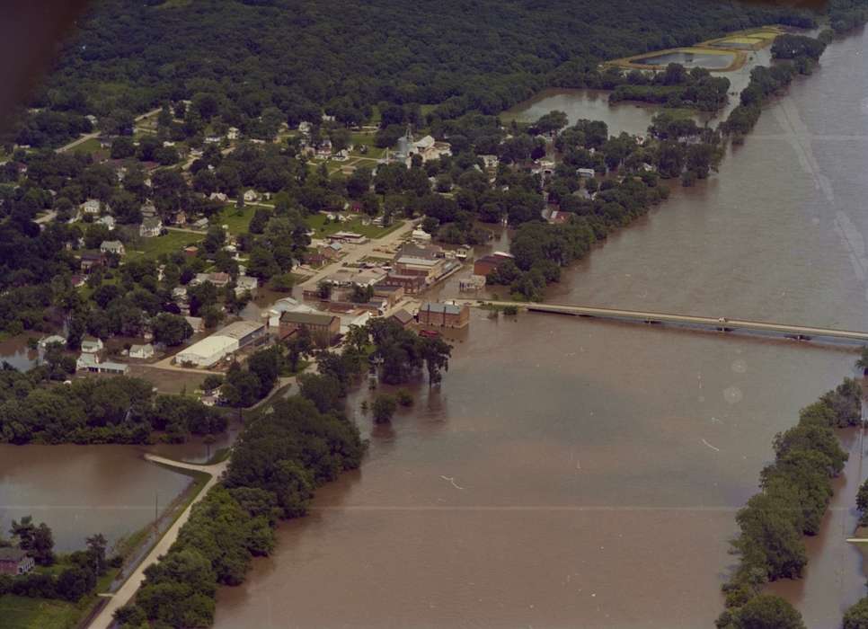 forest, Main Streets & Town Squares, Floods, bridge, Bonaparte, IA, Iowa History, history of Iowa, Lemberger, LeAnn, downtown, Lakes, Rivers, and Streams, Aerial Shots, river, Iowa, Cities and Towns, des moines river