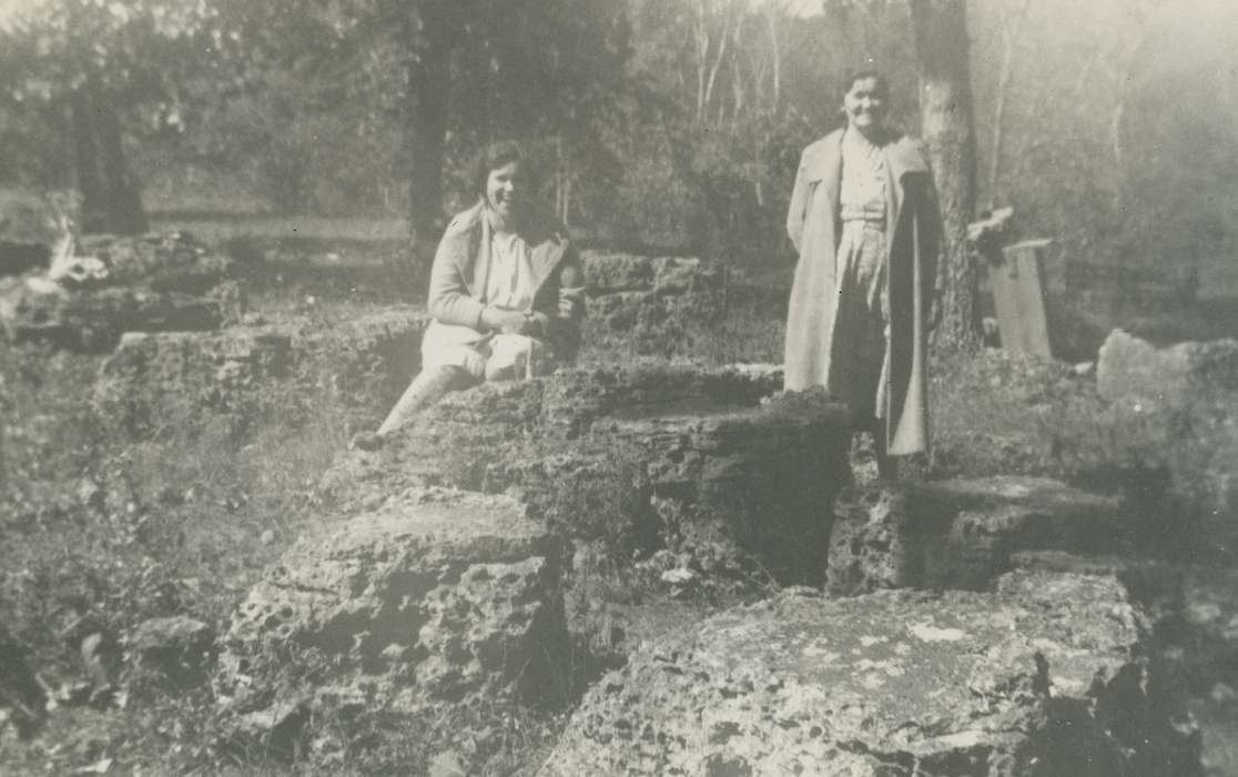 women, rocks, rock formation, history of Iowa, outside, Iowa, Portraits - Group, Spilman, Jessie Cudworth, Iowa History, Leisure