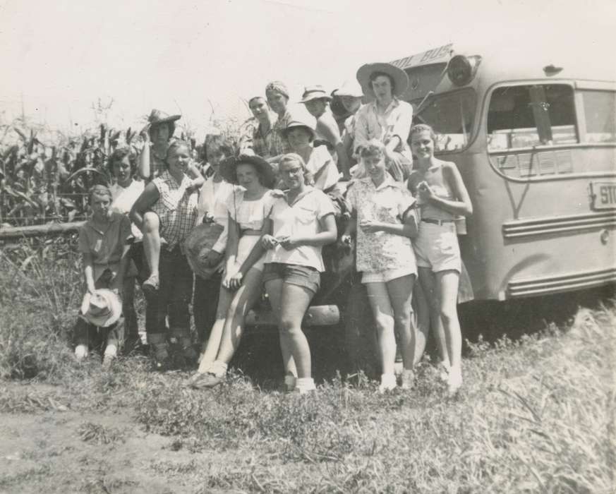 Iowa History, detassling, Iowa, Farms, history of Iowa, Portraits - Group, corn, Labor and Occupations, Humboldt, IA, Saathoff, Drucinda