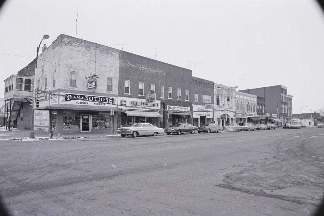 Businesses and Factories, car, Cities and Towns, storefront, Iowa, Motorized Vehicles, Iowa History, Lemberger, LeAnn, store, Main Streets & Town Squares, Bloomfield, IA, history of Iowa, sign