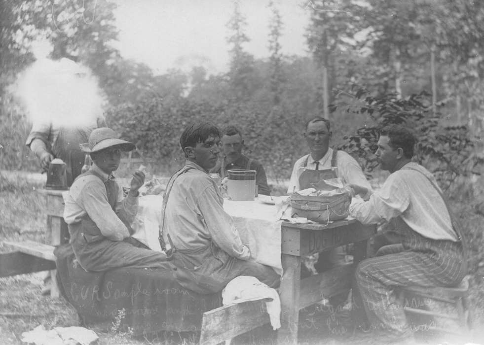 Portraits - Group, history of Iowa, Iowa History, Tjemeland, Karen, picnic basket, Iowa, Farms, Food and Meals, Labor and Occupations