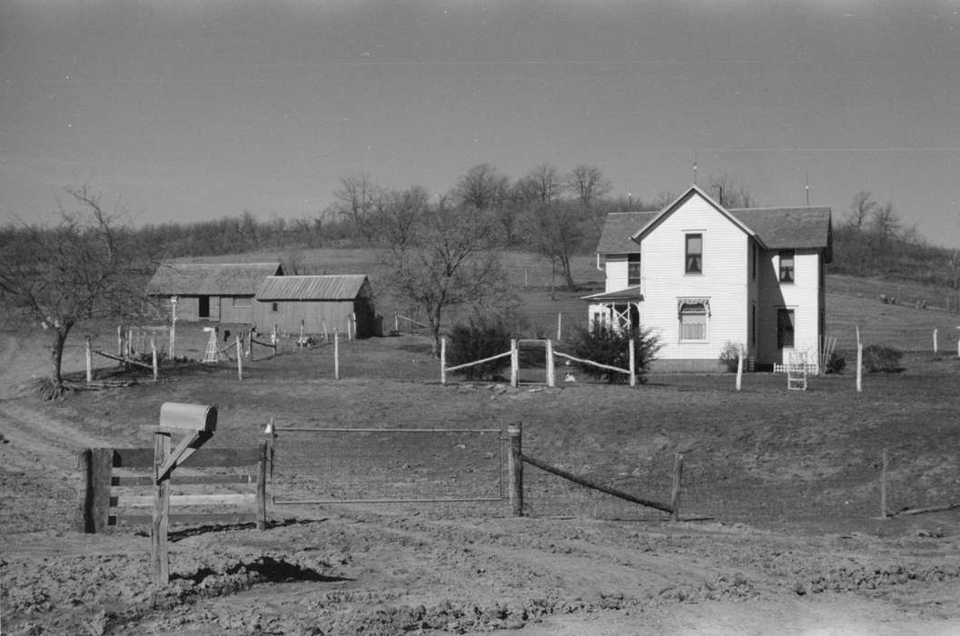 Library of Congress, woven wire fence, history of Iowa, barnyard, Iowa, farmhouse, Barns, mailbox, Iowa History, Farms, homestead, sheds, barbed wire fence