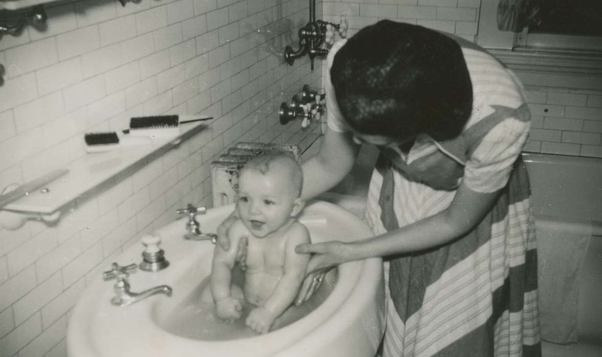 baby, bathroom, Shellsburg, IA, Manley, Dennis, bath, Iowa History, Children, Iowa, history of Iowa, Homes, Families, sink