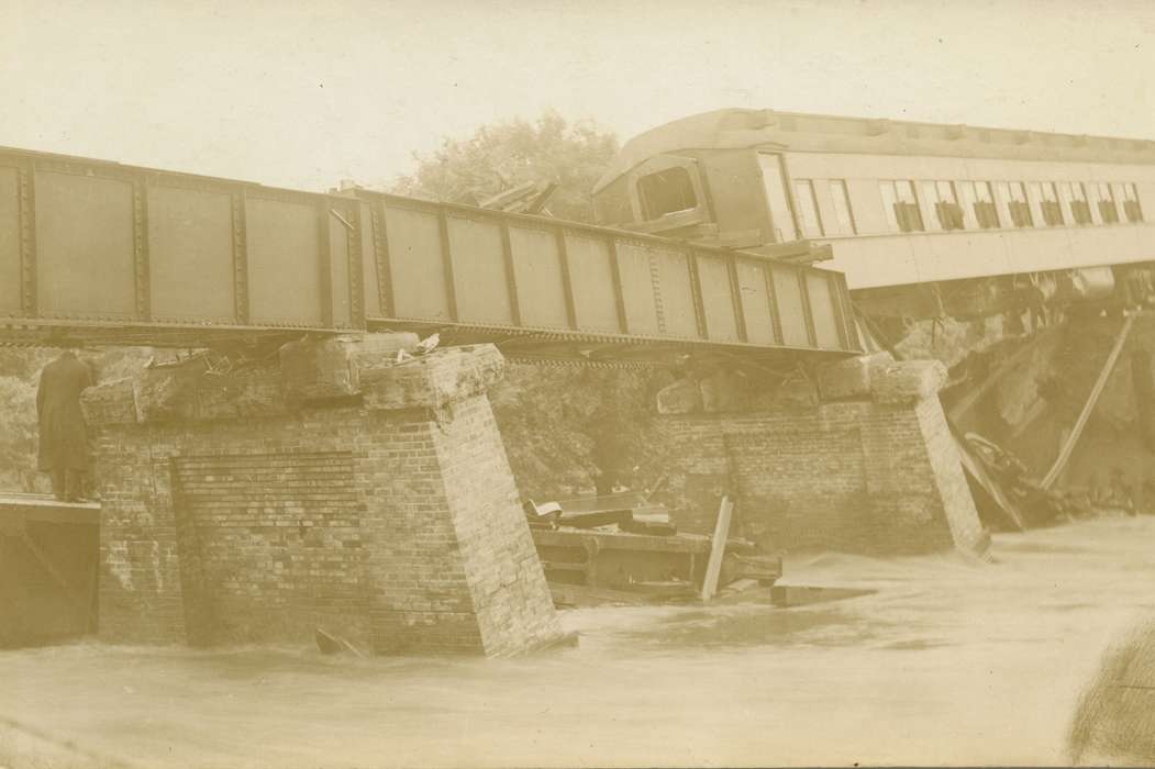 Wrecks, train, Iowa, crash, Palczewski, Catherine, Greene, IA, bridge, history of Iowa, Iowa History