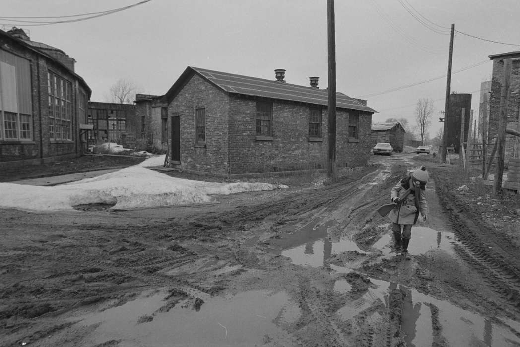 destruction, mud, Iowa History, Ottumwa, IA, history of Iowa, Motorized Vehicles, Businesses and Factories, railroad, depot, Iowa, Lemberger, LeAnn, Train Stations, Children