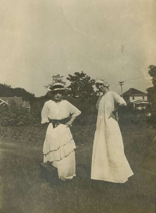 Portraits - Group, history of Iowa, Iowa, IA, LeQuatte, Sue, Iowa History, friend