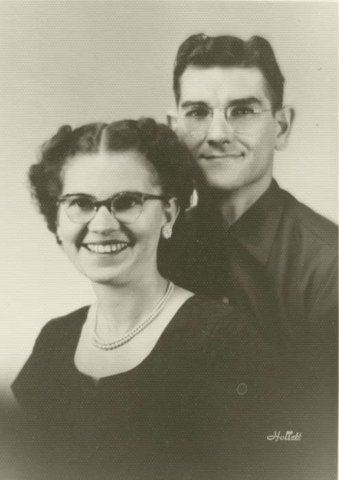 necklace, Portraits - Group, glasses, Waterloo, IA, Iowa History, Iowa, Frost, Jane, history of Iowa