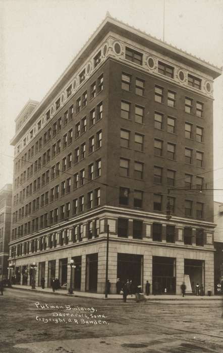 corner, history of Iowa, Iowa History, Library of Congress, Businesses and Factories, architecture, sidewalk, street light, Iowa, Cities and Towns, lamppost, lamp