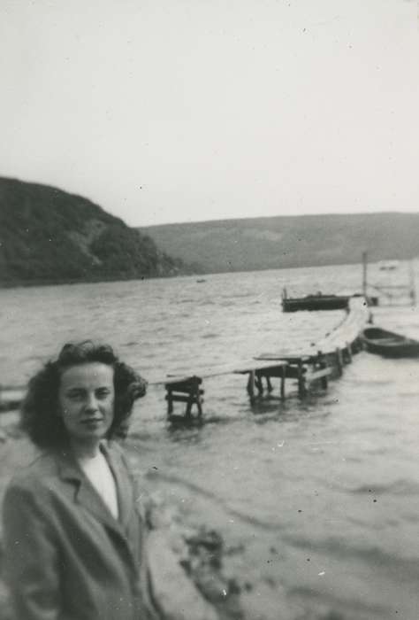 lake, history of Iowa, IA, Iowa History, Lakes, Rivers, and Streams, Iowa, King, Tom and Kay, dock, Portraits - Individual