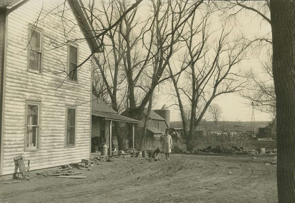 Animals, Portraits - Individual, Iowa History, Iowa, dog, Hinton, IA, Farms, Homes, history of Iowa, Berger, Cathy