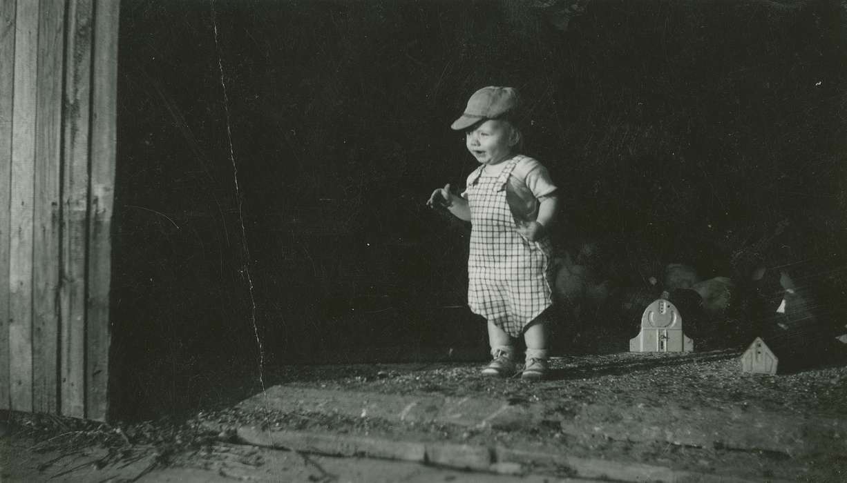 baby, Iowa, Animals, Sherrills Mound, IA, cap, Children, history of Iowa, toddler, Fredericks, Robert, Farms, chickens, Iowa History