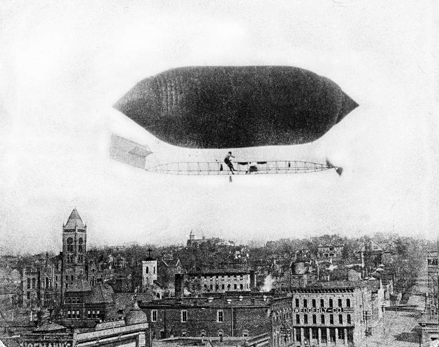 dirigible, Iowa, airship, Aerial Shots, Lemberger, LeAnn, Cities and Towns, Ottumwa, IA, history of Iowa, Motorized Vehicles, Iowa History