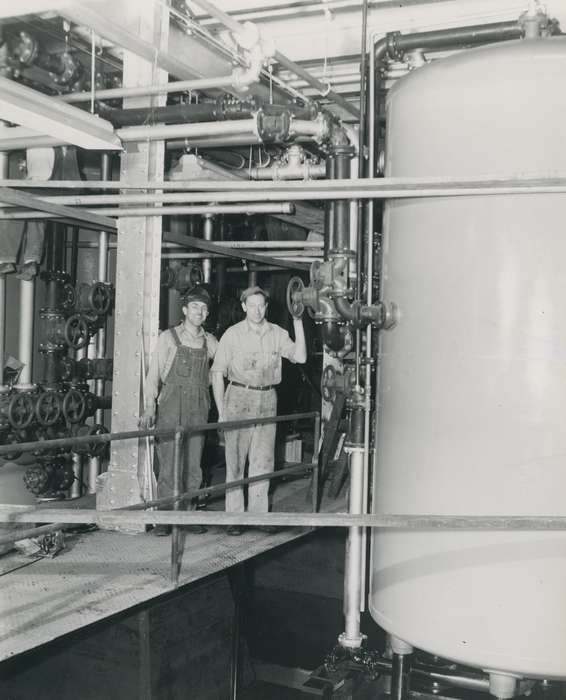 men, history of Iowa, Iowa History, IA, Businesses and Factories, Iowa, correct date needed, overalls, Waverly Public Library, Labor and Occupations