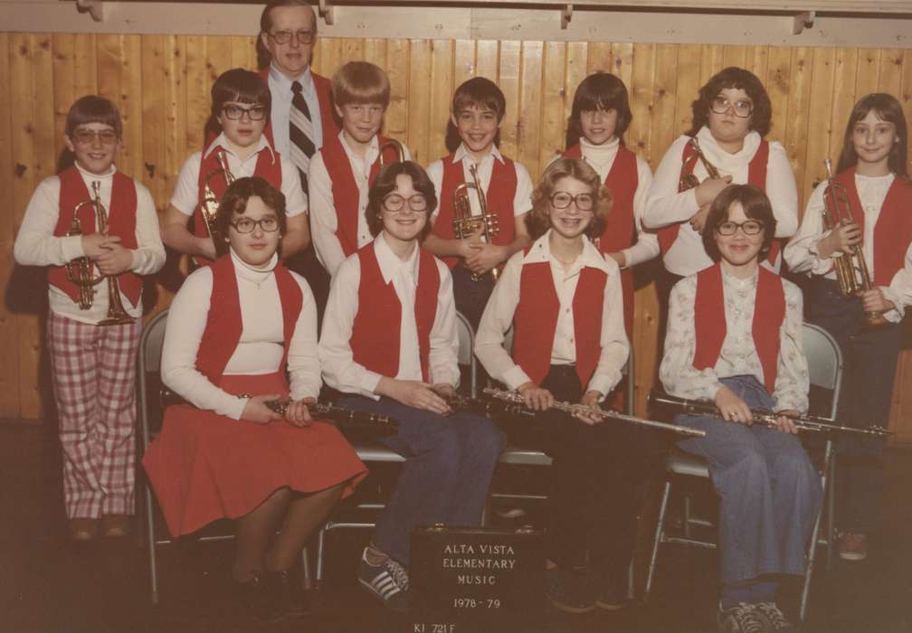 history of Iowa, Alta Vista, IA, Nibaur, Peggy, Schools and Education, Iowa, clarinet, trumpet, flute, band, Iowa History, Portraits - Group, school