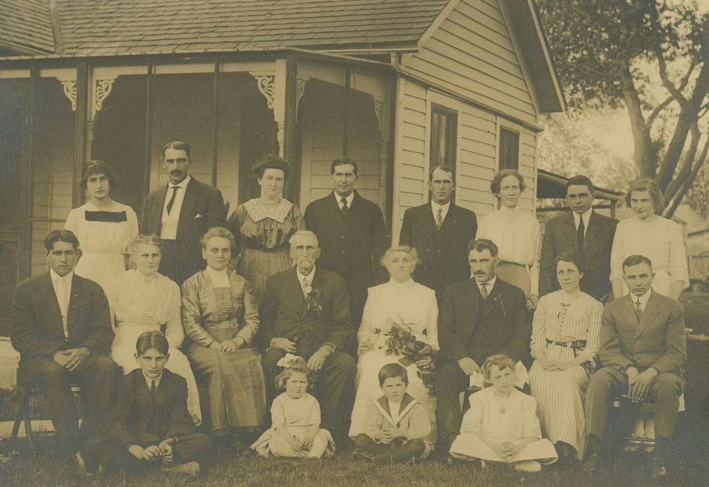 Portraits - Group, Iowa, Conklin, Beverly, Families, Yankton, SD, house, history of Iowa, Iowa History