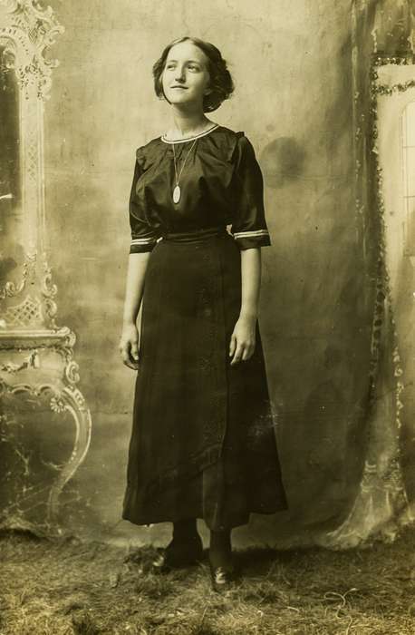 history of Iowa, Iowa History, woman, Anamosa Library & Learning Center, necklace, Iowa, Anamosa, IA, Portraits - Individual