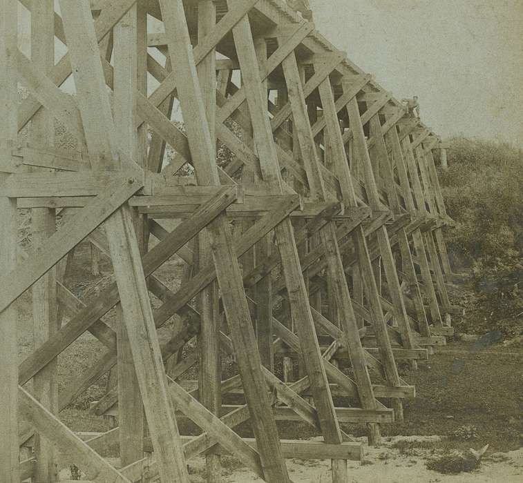 Iowa, tracks, Prisons and Criminal Justice, anamosa state penitentiary, bridge, Anamosa, IA, Hatcher, Cecilia, history of Iowa, wooden supports, Iowa History