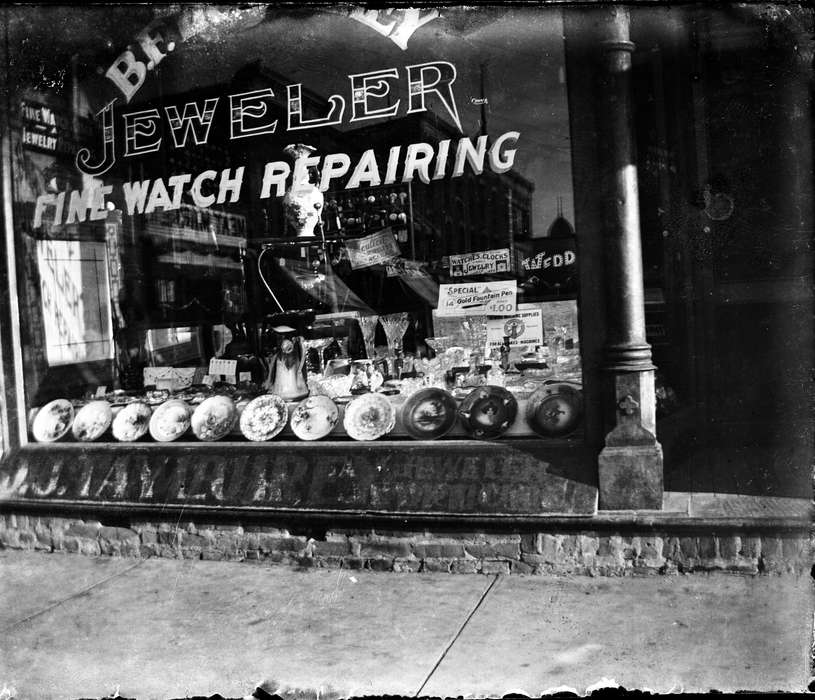 history of Iowa, Iowa History, Lemberger, LeAnn, storefront, Businesses and Factories, Iowa, watch, Cities and Towns, jeweler, Centerville, IA