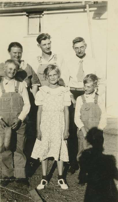 Portraits - Group, Garner, IA, history of Iowa, Iowa History, Families, shadow, Griesert, Lori, Iowa