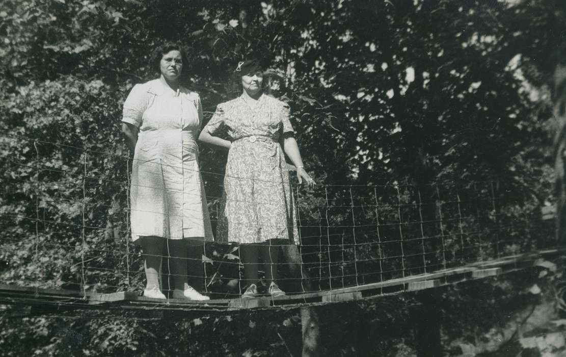 Portraits - Group, foot bridge, bridge, women, IA, history of Iowa, Iowa History, Spilman, Jessie Cudworth, Iowa, Leisure